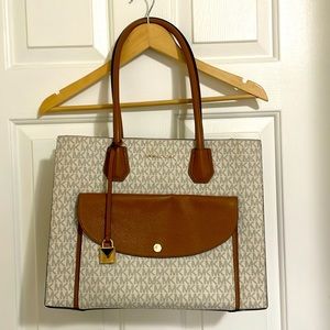 Michael Kors Jet Set Large Tote Handbag-Vanilla/Acorn.
